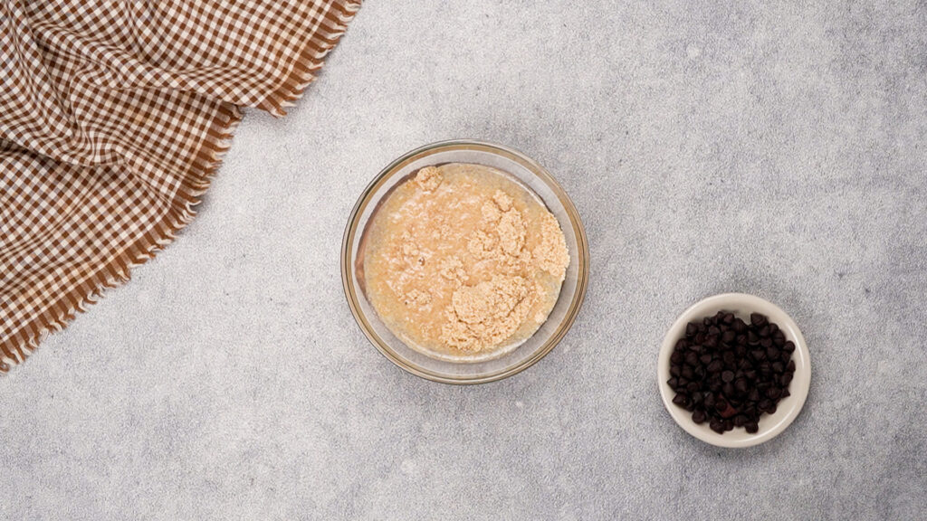 Prepare the flax eggs first.