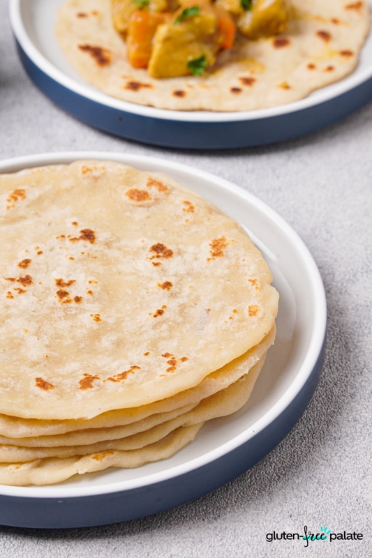 Gluten-free flatbread in a blue and white plate.